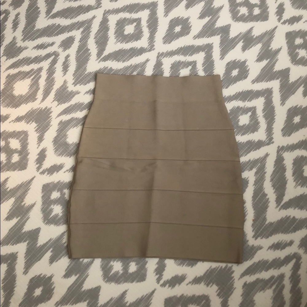 EUC tan/khaki BCBG bandage skirt